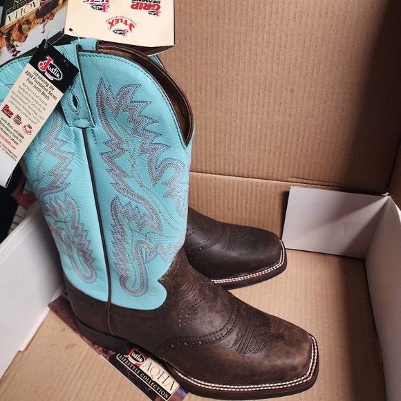 Justin Boots Shoes - Justin Turquoise and Brown Western Boots....Aqua Bay Apache Cowhide Boots